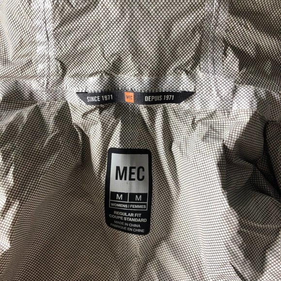 MEC Gore-Tex Flash Cloud Women's Raincoat - Picture 10 of 17